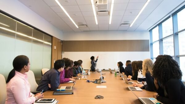 Meeting, illustrative photograph by Christina / Unsplash